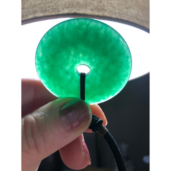 Beautiful Vintage Green Jade Donut 18" Chocker with Bead Closure - Picture 10 of 10